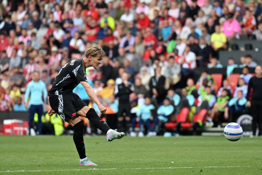 阿森纳客战布鲁日首发：哲凯赖什领衔，赖斯缺席，萨卡替补